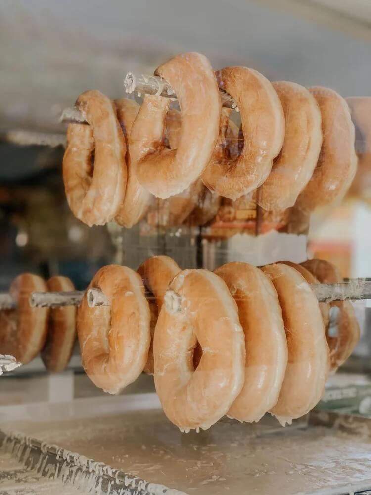 Peachey's Baking Co. (Cattlemen Rd)